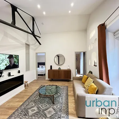 Urbanflat 161 - Spacious Rue De Paradis דירה