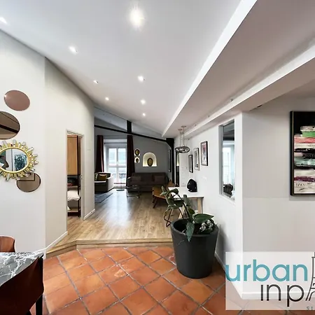 Urbanflat 161 - Spacious Rue De Paradis דירה